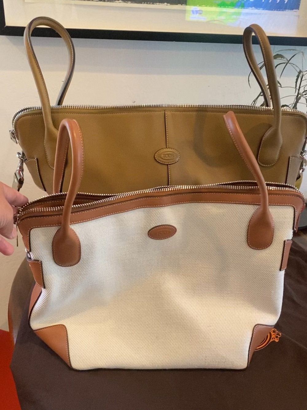 TOD'S Di Swing Mustard Leather Top-Zip Tote with Detachable Shoulder Strap - Picture 10 of 12